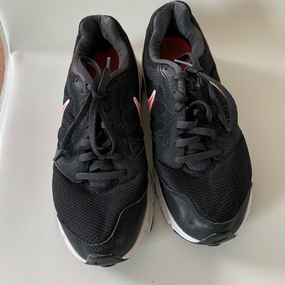 Shoes - Picture 2 of 7